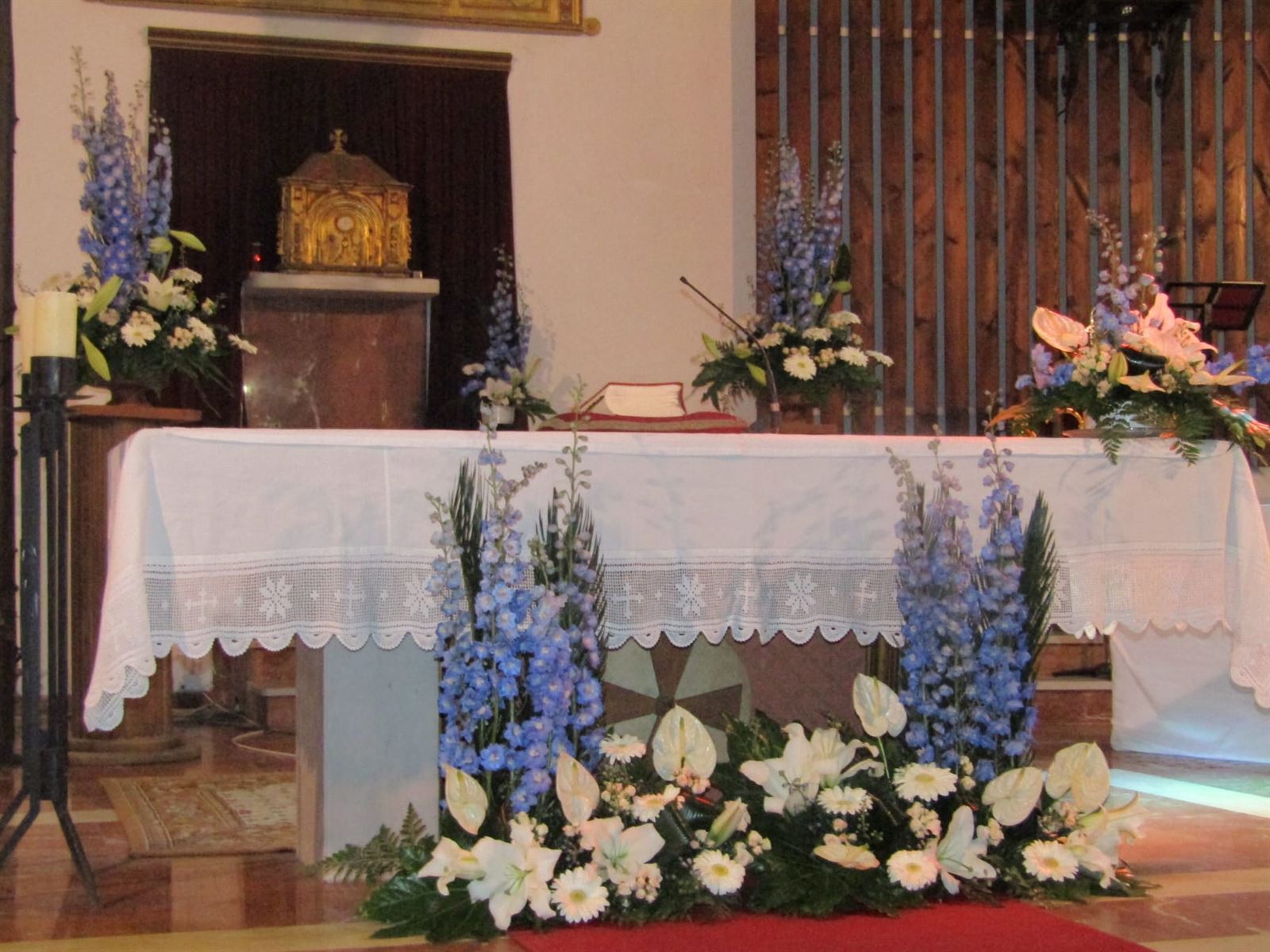 Arreglo floral iglesia para ceremonia - Imagen 2