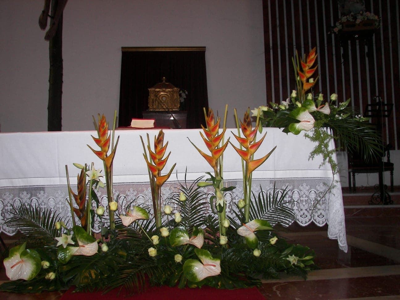 Arreglo floral iglesia - Imagen 1