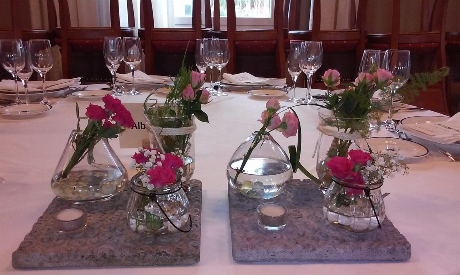 Decoración floral para mesa de boda - Imagen 1