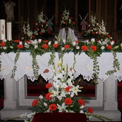 Decoración iglesia tonos rojos - Imagen 1