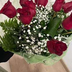 Ramo de rosas rojas - Imagen 1